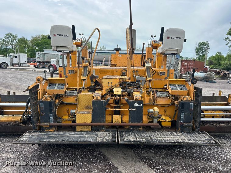 image for item FC2573 1999 Blaw-Knox PF-5510 paver