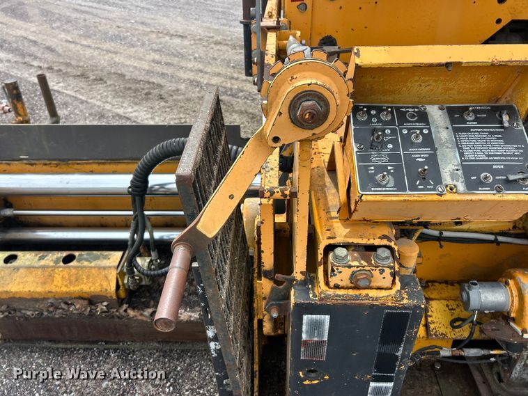 image for item FC2573 1999 Blaw-Knox PF-5510 paver