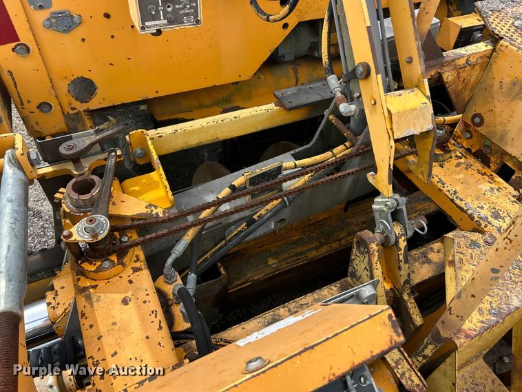 image for item FC2573 1999 Blaw-Knox PF-5510 paver