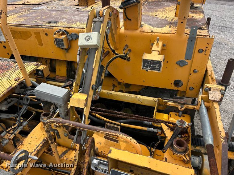 image for item FC2573 1999 Blaw-Knox PF-5510 paver