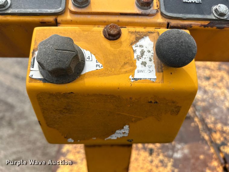image for item FC2573 1999 Blaw-Knox PF-5510 paver