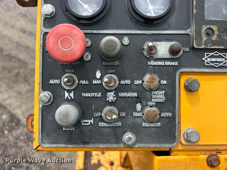 image for item FC2573 1999 Blaw-Knox PF-5510 paver