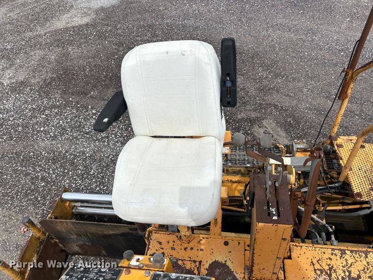 image for item FC2573 1999 Blaw-Knox PF-5510 paver