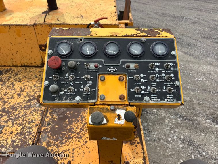 image for item FC2573 1999 Blaw-Knox PF-5510 paver