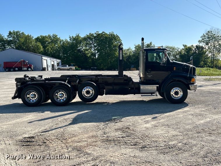 image for item FC2593 2007 Sterling L9500 roll-off container truck