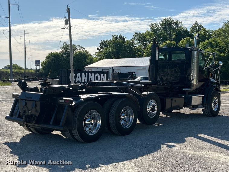 image for item FC2593 2007 Sterling L9500 roll-off container truck