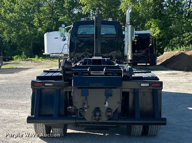 image for item FC2593 2007 Sterling L9500 roll-off container truck