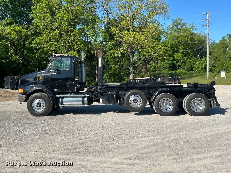 image for item FC2593 2007 Sterling L9500 roll-off container truck