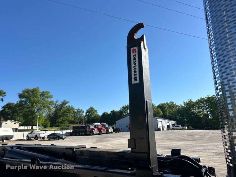 image for item FC2593 2007 Sterling L9500 roll-off container truck