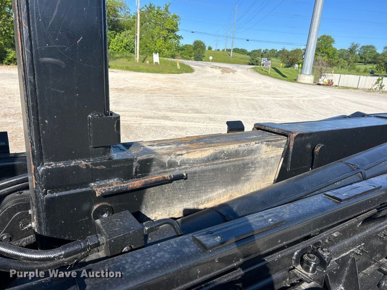 image for item FC2593 2007 Sterling L9500 roll-off container truck