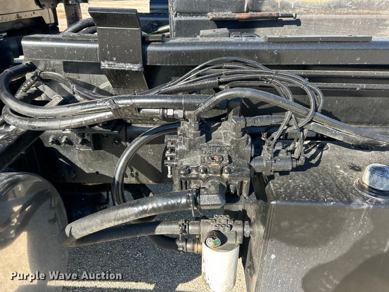 image for item FC2593 2007 Sterling L9500 roll-off container truck