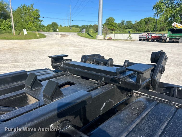 image for item FC2593 2007 Sterling L9500 roll-off container truck