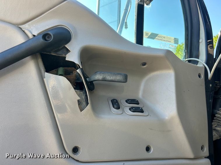 image for item FC2593 2007 Sterling L9500 roll-off container truck