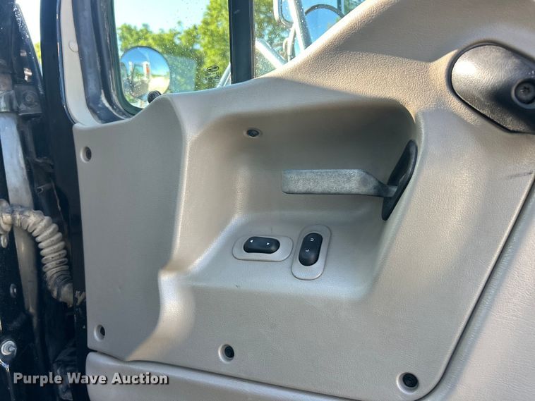 image for item FC2593 2007 Sterling L9500 roll-off container truck