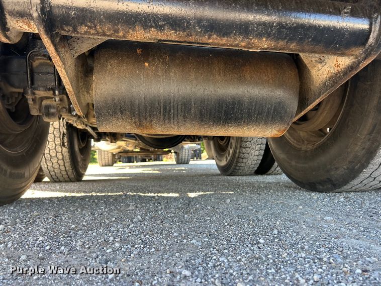 image for item FC2593 2007 Sterling L9500 roll-off container truck