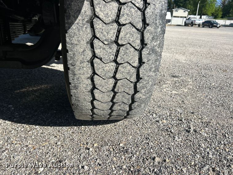 image for item FC2593 2007 Sterling L9500 roll-off container truck
