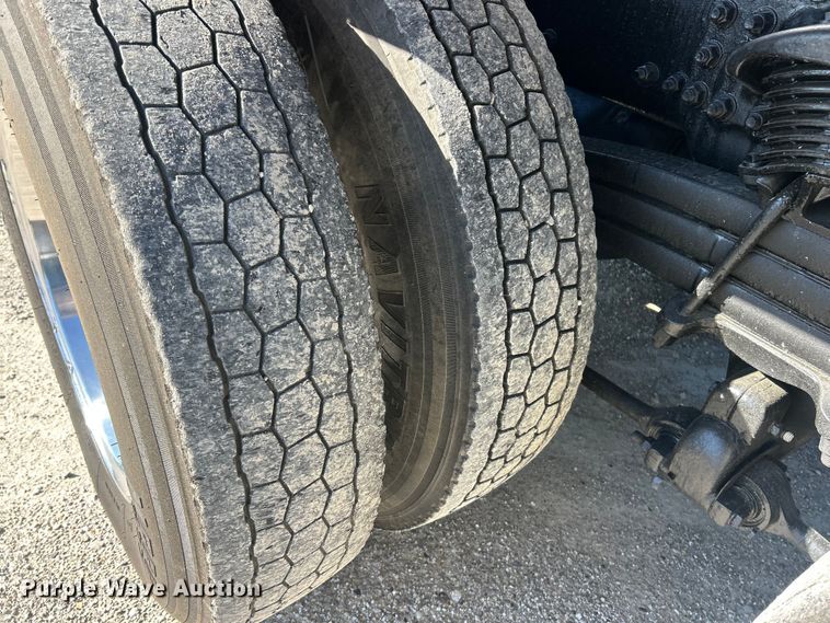 image for item FC2593 2007 Sterling L9500 roll-off container truck