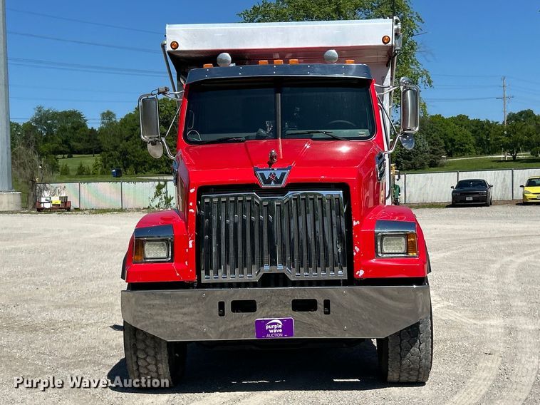 image for item FC2594 2020 Western Star 4700SF dump truck