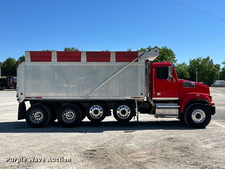 image for item FC2594 2020 Western Star 4700SF dump truck