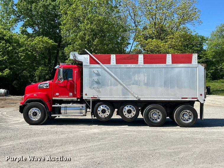 image for item FC2594 2020 Western Star 4700SF dump truck