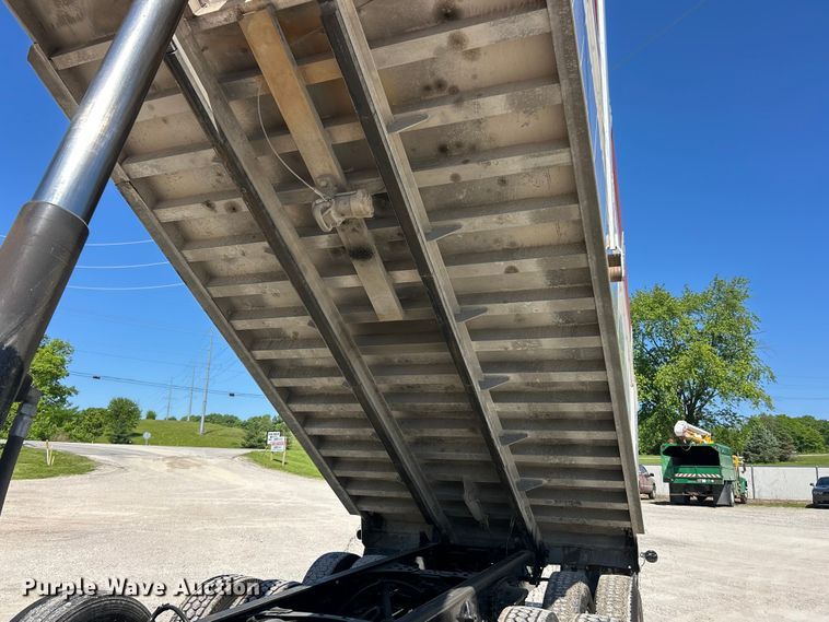 image for item FC2594 2020 Western Star 4700SF dump truck