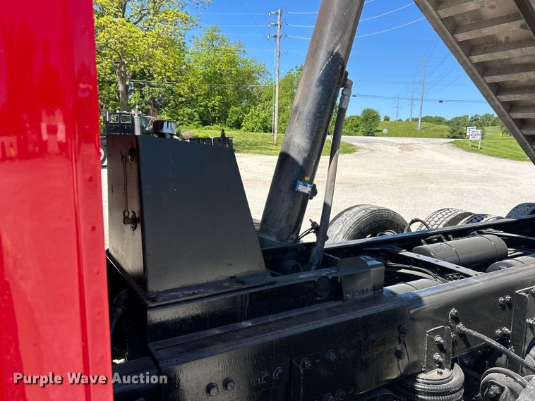 image for item FC2594 2020 Western Star 4700SF dump truck