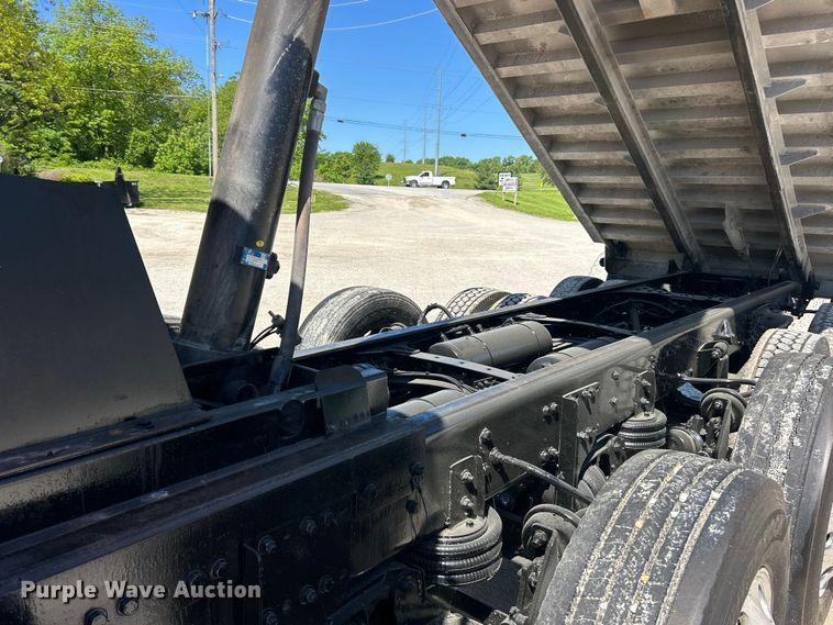 image for item FC2594 2020 Western Star 4700SF dump truck