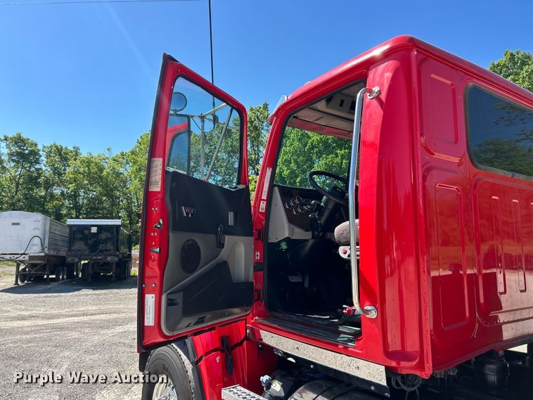 image for item FC2594 2020 Western Star 4700SF dump truck
