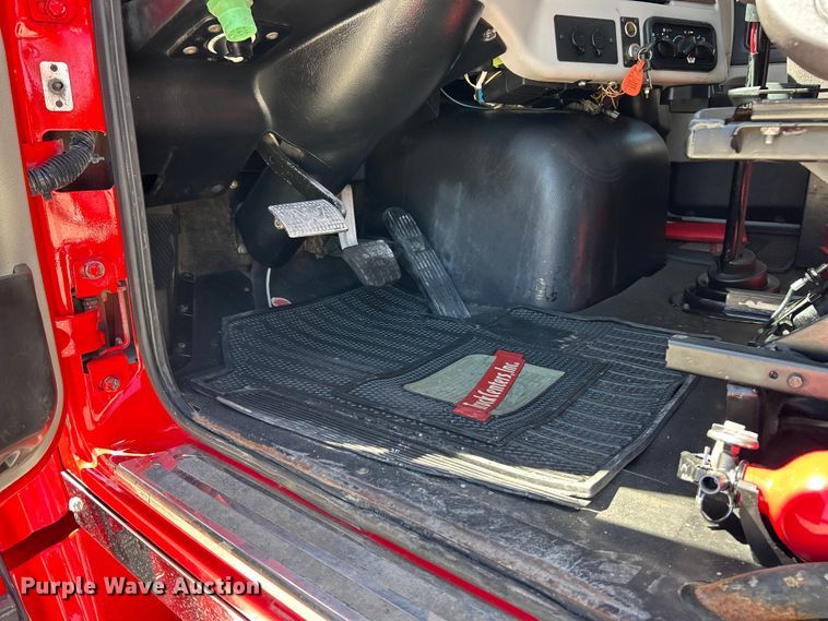 image for item FC2594 2020 Western Star 4700SF dump truck