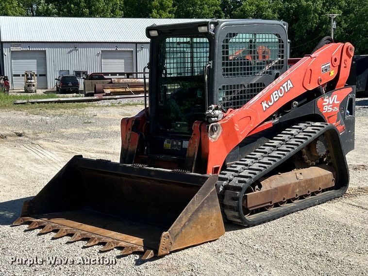 image for item FC2607 2020 Kubota SVL95-2S tracked skid steer loader