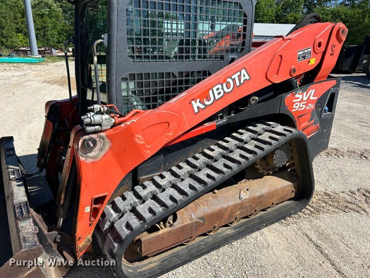 image for item FC2607 2020 Kubota SVL95-2S tracked skid steer loader