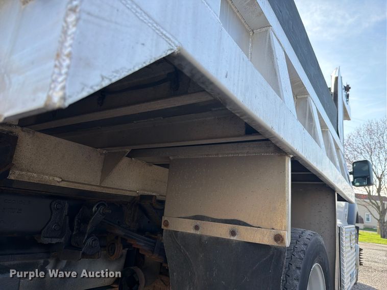 image for item FC3049 2015 Ford F550 Super Duty dump truck