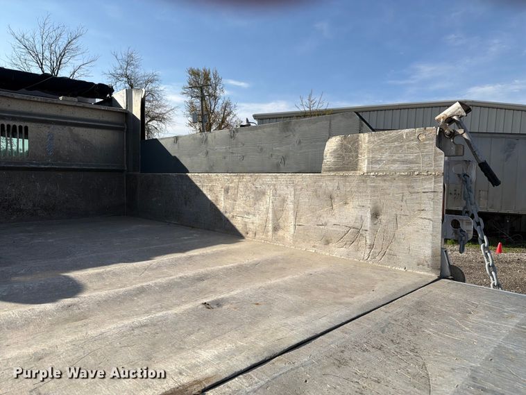 image for item FC3049 2015 Ford F550 Super Duty dump truck