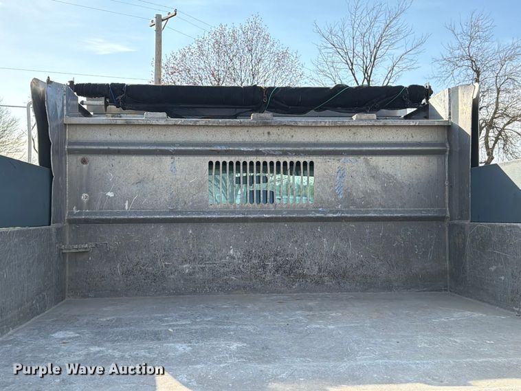 image for item FC3049 2015 Ford F550 Super Duty dump truck