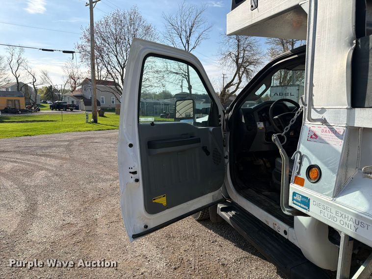 image for item FC3049 2015 Ford F550 Super Duty dump truck