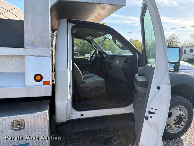 image for item FC3049 2015 Ford F550 Super Duty dump truck