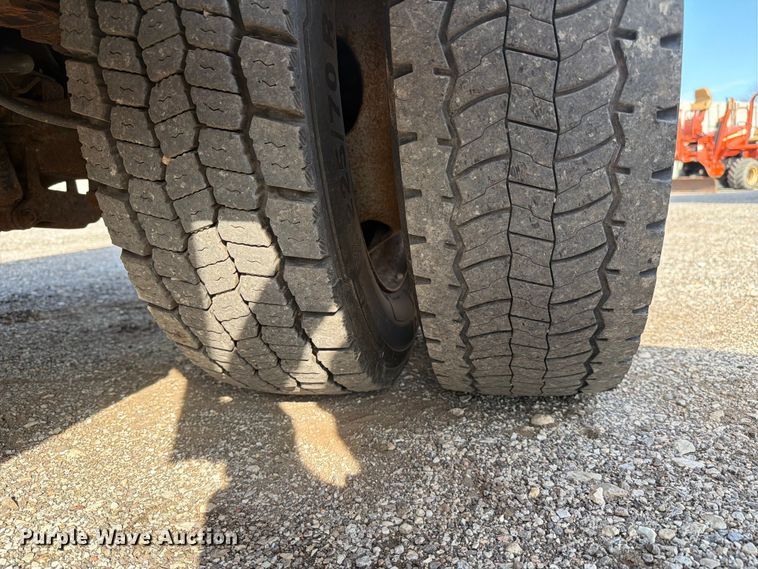 image for item FC3049 2015 Ford F550 Super Duty dump truck