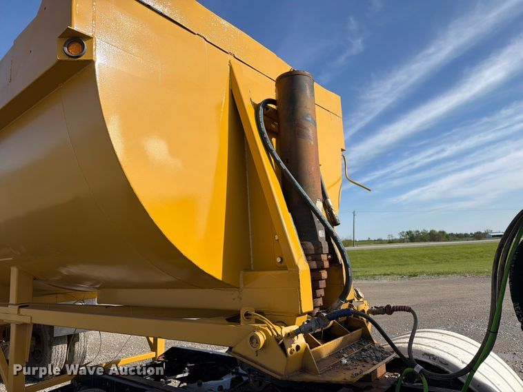 image for item FC3052 1995 Clement Industries side dump trailer