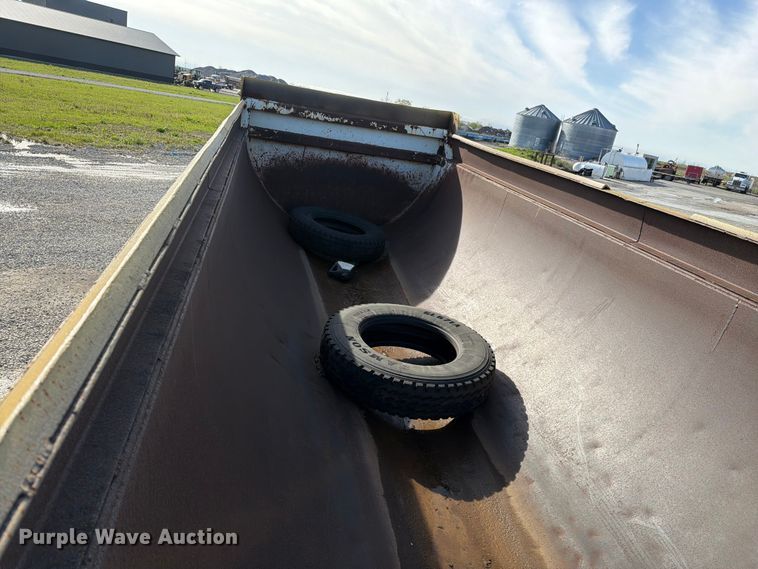image for item FC3052 1995 Clement Industries side dump trailer
