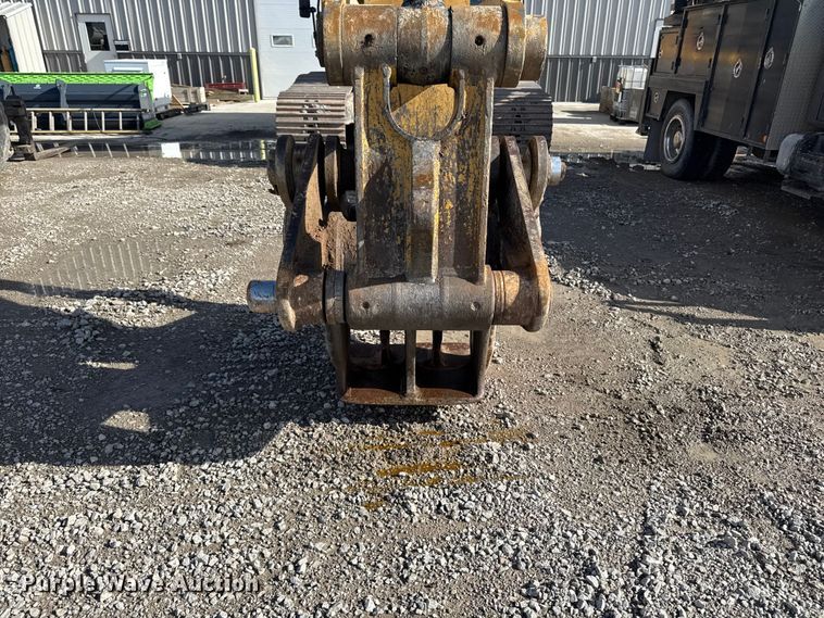 image for item FC3053 Excavator pulverizer
