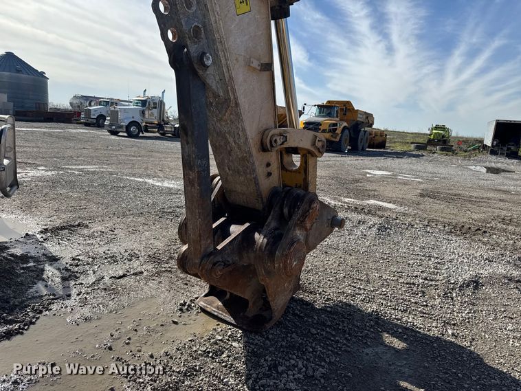 image for item FC3053 Excavator pulverizer