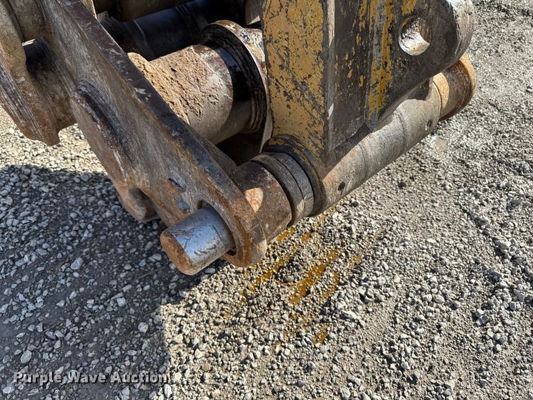 image for item FC3053 Excavator pulverizer