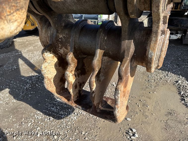 image for item FC3053 Excavator pulverizer