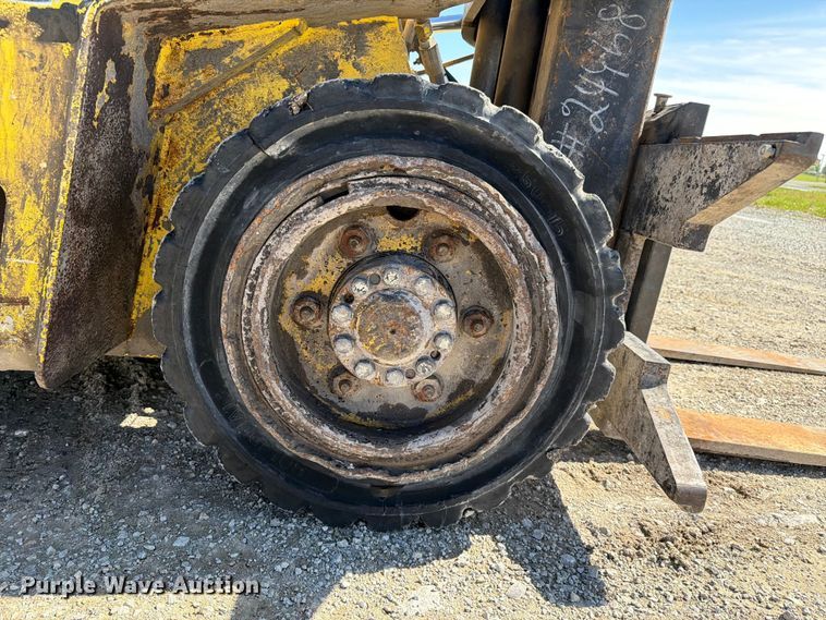 image for item FC3054 Hyster H80XL forklift