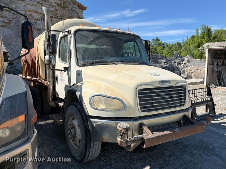 image for item FC3067 2007 Freightliner M2 water truck
