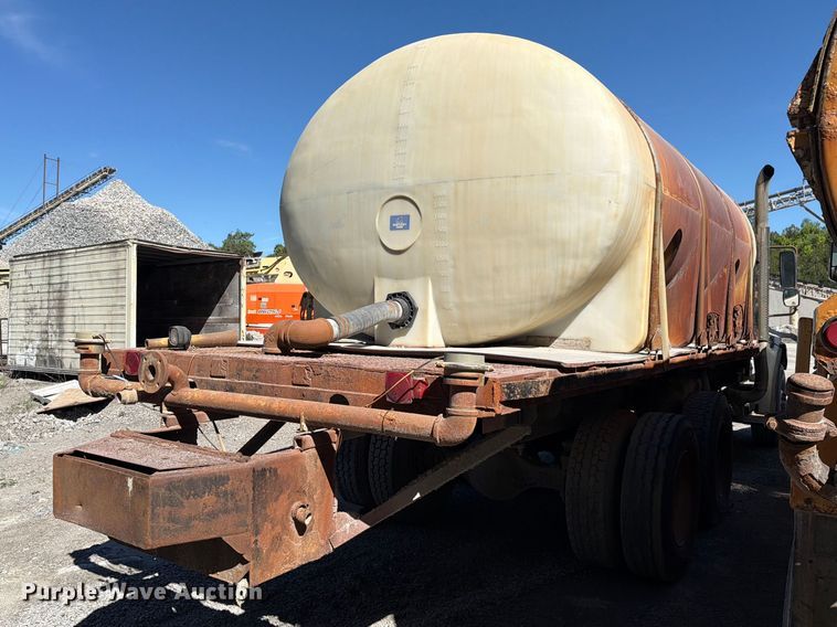 image for item FC3067 2007 Freightliner M2 water truck