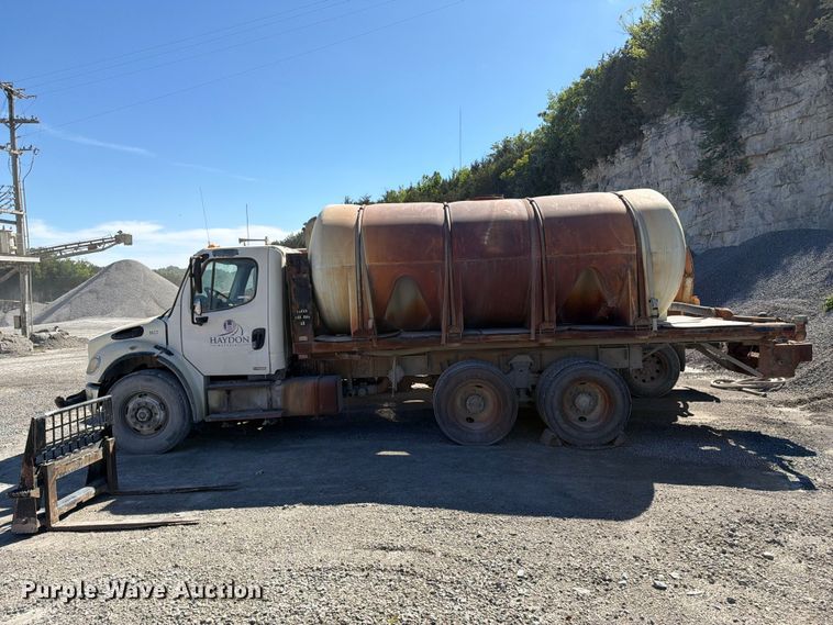 image for item FC3067 2007 Freightliner M2 water truck