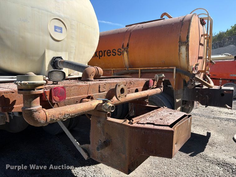 image for item FC3067 2007 Freightliner M2 water truck
