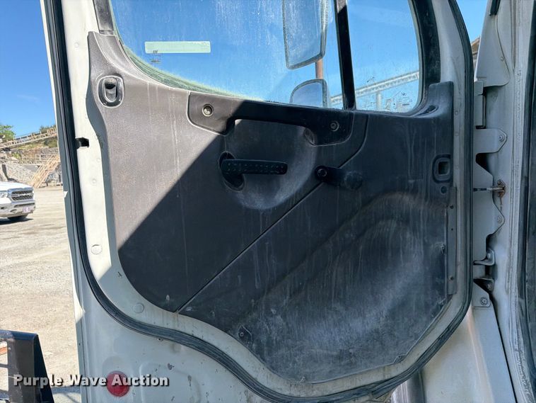 image for item FC3067 2007 Freightliner M2 water truck
