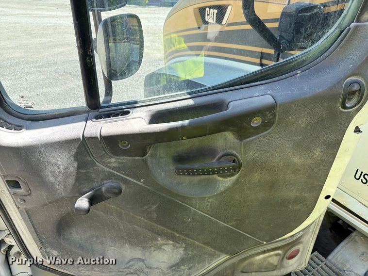image for item FC3067 2007 Freightliner M2 water truck